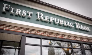 Các ngân hàng lớn nhất Mỹ bơm 30 tỉ USD ứng cứu First Republic Bank