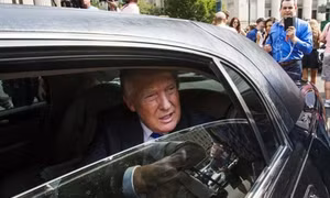 Tổng thống Trump sẽ cưỡi xe 'Quái thú' mở màn cuộc đua xe tại Washington D.C 