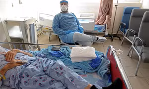 COVID-19 trên thế giới tuần qua: Nhiều nước bùng phát làn sóng dịch mới; Triều Tiên 'hạ nhiệt' ca sốt
