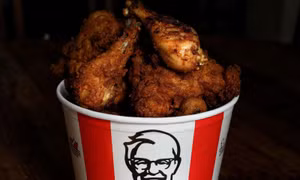 Gà nhỏ bất ngờ trở thành đối tượng săn tìm của KFC và các chuỗi ăn nhanh 