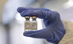 Lý giải những hợp đồng hàng tỉ USD mua trước vaccine COVID
