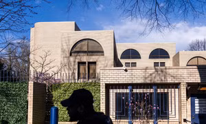 Phi công Mỹ tự thiêu ngoài đại sứ quán Israel ở Washington, D.C.