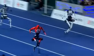 Robot chạy nhanh hơn Usain Bolt: Vì sao chưa thể vội mừng?