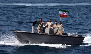 Iran - Oman bàn cơ chế thu phí qua eo biển Hormuz