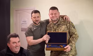 Cựu Tổng tư lệnh Zaluzhny sẽ thách thức ông Zelensky trong bầu cử? 