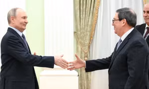 Tổng thống Putin gặp Ngoại trưởng Cuba giữa lúc Mỹ siết phong tỏa