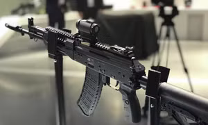 Nga tăng tốc trang bị AK-12, 'hậu duệ AK-47', hé lộ tham vọng lớn hơn