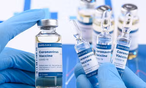 Vaccine COVID-19 được cập nhật đối phó biến thể Omicron như thế nào