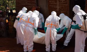 Bên trong tâm dịch Ebola: Thị trấn đào vàng bị 'tử thần' bủa vây