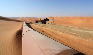 Eo biển Hormuz tê liệt, các nước Vùng Vịnh chật vật với những lối thoát khác
