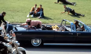 Khả năng tồn tại 'thông tin chấn động' trong hồ sơ JFK vừa được Tổng thống Trump cho giải mật 