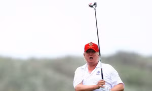 Tăng cân lên hơn 110kg, Tổng thống Trump chính thức bị béo phì