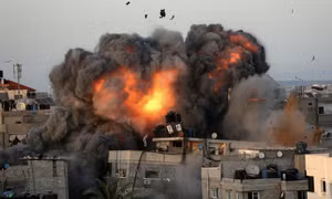 Israel mở 60 cuộc không kích Gaza, Hamas nhắm rocket vào căn cứ IAF