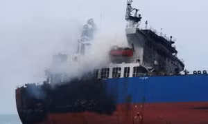 Tàu chở dầu phát nổ ở eo biển Hormuz nghi do trúng thủy lôi Iran