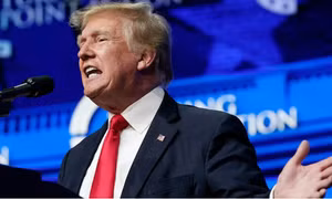 Ông Trump chỉ trích Pfizer kiếm lợi nhuận khủng với ‘chiêu’ vaccine tăng cường