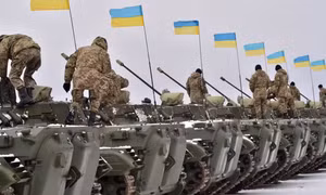 Quan chức EU nêu 'khác biệt lớn' giữa việc cung cấp vũ khí cho Ukraine và Nga