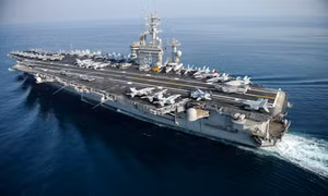 Tàu sân bay hạt nhân Mỹ từng chạm trán UFO bắt đầu hành trình cuối ‘đời quân ngũ’