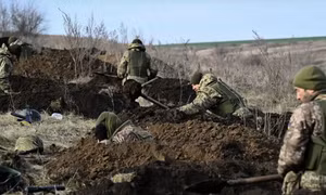 Ukraine chuyển sang phòng thủ tiền tuyến, nhưng liệu có quá muộn?
