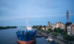 Kế hoạch mong manh của Ukraine vận chuyển ngũ cốc qua sông Danube