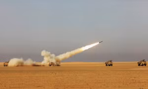 Mỹ đẩy mạnh sản xuất tên lửa HIMARS cho Ukraine