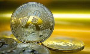 Giá Bitcoin vọt lên kỷ lục mọi thời đại, vượt đỉnh tháng 10