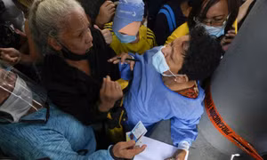 Nga căng sức đáp ứng đơn hàng vaccine Sputnik V trên toàn cầu