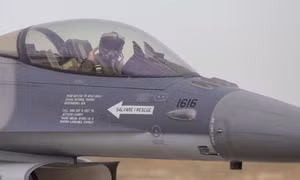 Phi công Ukraine chạy đua với thời gian để làm chủ chiến đấu cơ F-16