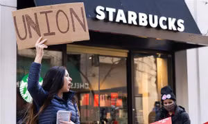 Thảm họa quảng cáo khiến Starbucks lao đao ở Hàn Quốc