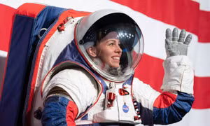NASA kỳ công thiết kế bộ đồ phi hành gia mới gồm 16 lớp, mất 4 tiếng để mặc