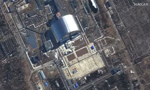 Vòm bảo vệ Chernobyl bị xuyên thủng: UAV giá rẻ thách thức lá chắn thép 40.000 tấn