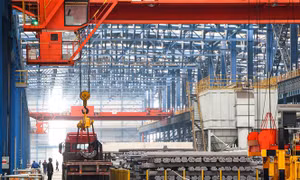 PMI giảm mạnh, đơn hàng xuất khẩu sụt sâu: Trung Quốc đối mặt thách thức kép 