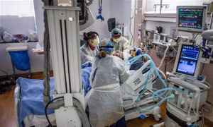 COVID-19 tới 6h sáng 26/3: Thêm 4.000 ca tử vong; nguy cơ xuất hiện biến thể nguy hiểm hơn Omicron