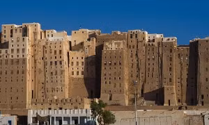 Kỳ lạ những thành phố nhà chọc trời bằng bùn đất ở Yemen