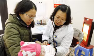 Đảm bảo 95% trẻ dưới một tuổi được tiêm chủng đầy đủ