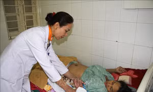 'Cánh chim đầu đàn' về sản khoa ở tỉnh miền núi