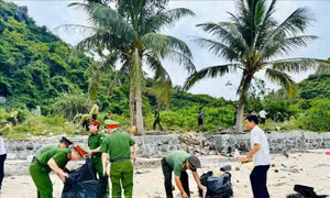 Mỗi ngư dân, hộ sản xuất kinh doanh là một 'người gác biển', bảo vệ môi trường