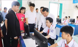 Hỗ trợ học sinh tiếp cận thông tin và tri thức cần thiết trong thời đại số