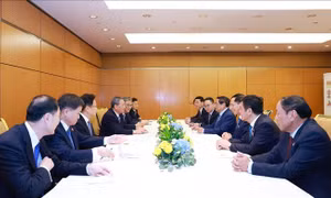 Thủ tướng Phạm Minh Chính gặp Thủ tướng Trung Quốc Lý Cường