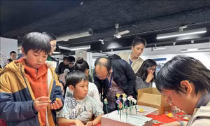 Vui đón Rằm tháng Tám nơi đất Pháp