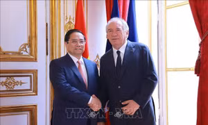 Thủ tướng Phạm Minh Chính hội đàm với Thủ tướng Pháp Francois Bayrou
