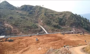 Nhộn nhịp trên công trình hồ chứa nước Giang Ma 340 tỷ đồng