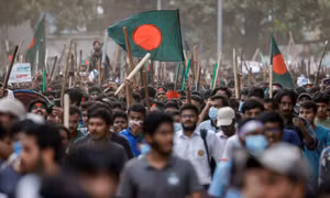 Người biểu tình đốt trụ sở đài truyền hình tại Bangladesh