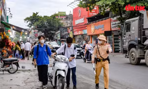 Nhức nhối tình trạng học sinh Hà Nội vi phạm Luật giao thông