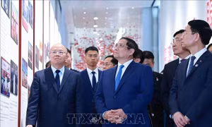 Thủ tướng tìm hiểu hoạt động của Sàn giao dịch chứng khoán Thượng Hải