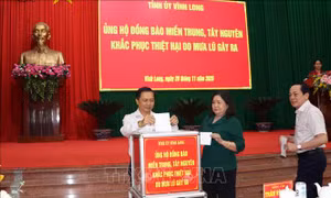 Chia sẻ khó khăn với đồng bào miền Trung, Tây Nguyên sau mưa lũ