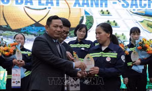 Tôn vinh gần 200 công nhân môi trường cống hiến cho Đà Lạt ‘Xanh - Sạch - Đẹp’