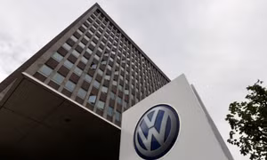 Tập đoàn ô tô Volkswagen bán nhà máy ở Tân Cương