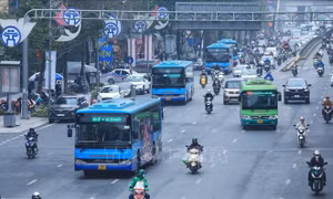 Hà Nội yêu cầu chấn chỉnh hoạt động xe buýt         