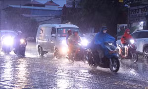 Cảnh báo mưa dông ở Hà Nội và cục bộ mưa to ở vùng núi Bắc Bộ 