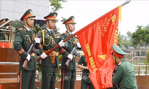Thượng tướng Trịnh Văn Quyết dự Lễ tuyên thệ chiến sĩ mới tại Trung đoàn 174